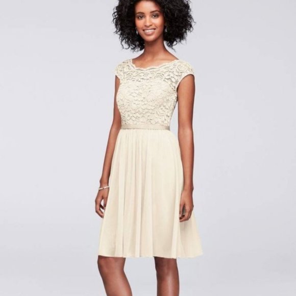 Short Lace Wedding Dress - Picture 1 of 6